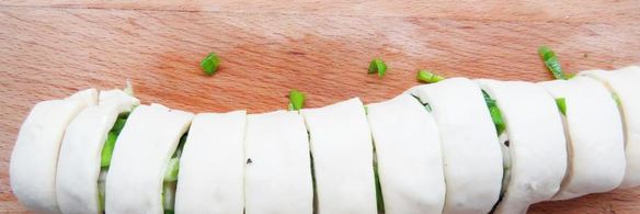 китайские паровые булочки с зеленым луком