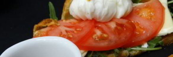 круассан с яйцом пашот