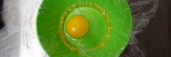 круассан с яйцом пашот