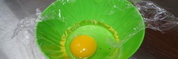 круассан с яйцом пашот