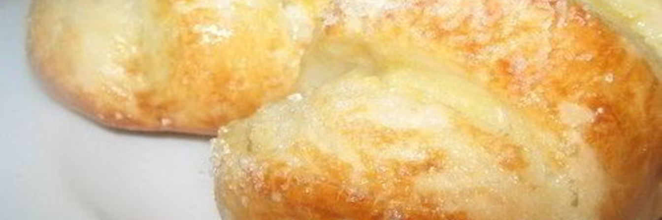 Мягкие ванильные булочки с сахаром