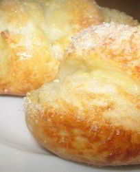 Мягкие ванильные булочки с сахаром