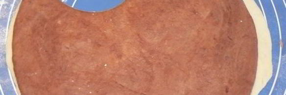 плюшки цветы из двойного теста