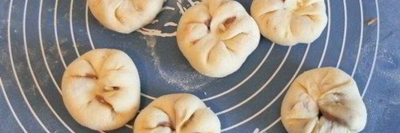 плюшки цветы из двойного теста