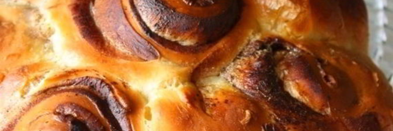 Сдобные булочки с какао к завтраку