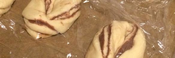 сдобные булочки с шоколадной пастой