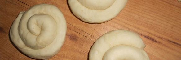 сырные булочки-улитки ассорти