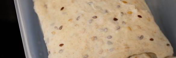 цельнозерновые булочки с семенами льна на закваске