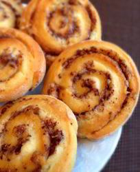 Творожные булочки с корицей и шоколадом