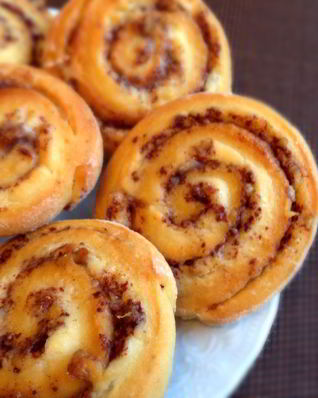 Творожные булочки с корицей и шоколадом