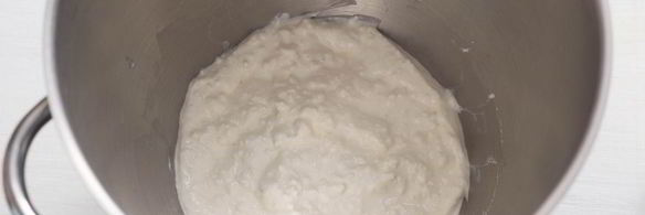 творожные булочки с курицей и лисичками