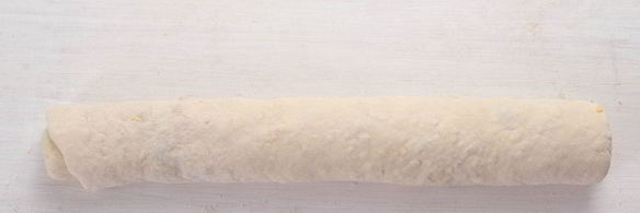 творожные булочки с курицей и лисичками