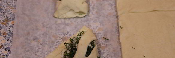 быстрые слойки с брынзой и зеленью