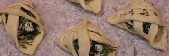 быстрые слойки с брынзой и зеленью