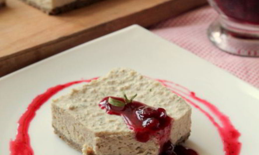 Рецепт чизкейка мясного с брусничным соусом