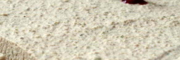 чизкейк мясной с брусничным соусом