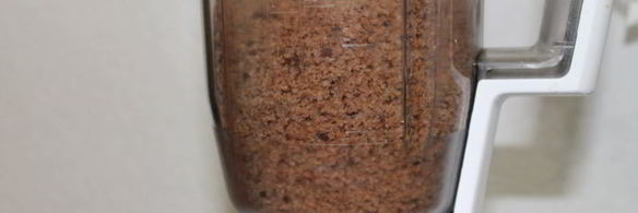 чизкейк мясной с брусничным соусом