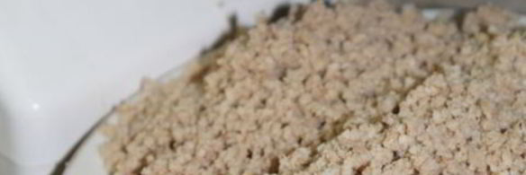 чизкейк мясной с брусничным соусом