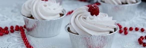 банановые капкейки с малиновым джемом