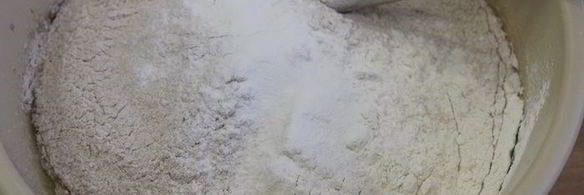 банановые капкейки с малиновым джемом