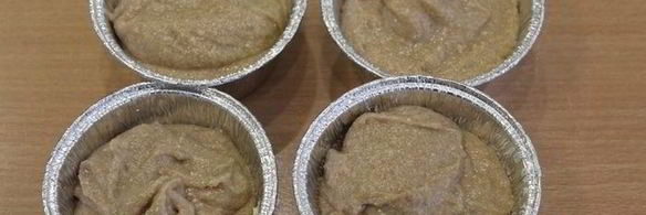 банановые капкейки с малиновым джемом