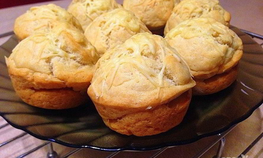Рецепт булочек-кексиков с салями