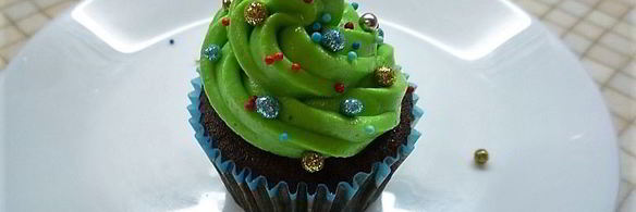 черемуховые капкейки с апельсиновым джемом и ванильным кремом