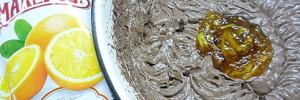 черемуховые капкейки с апельсиновым джемом и ванильным кремом