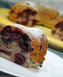 Домашний кекс с вишней и шоколадом