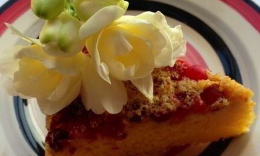 Рецепт кекса на сыворотке из кукурузной крупы с клюквой и апельсиновой цедрой