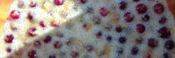 кекс на сыворотке из кукурузной крупы с клюквой и апельсиновой цедрой