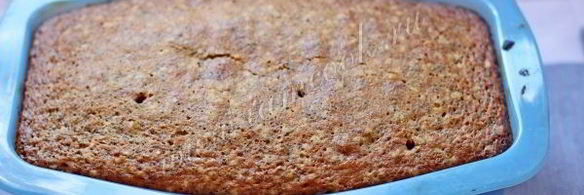 кекс с маком, какао и ягодами