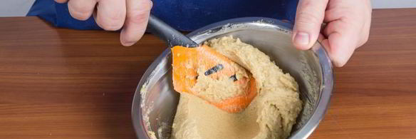 кекс с орехами и сухофруктами