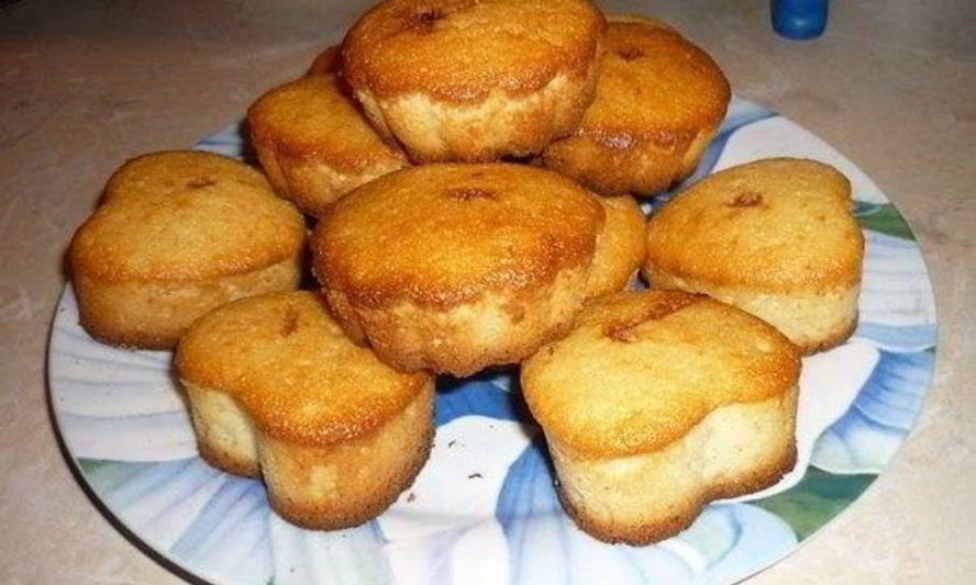 Рецепт кексов манных на кефире