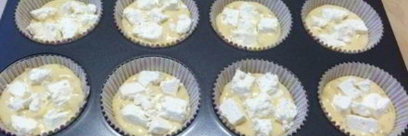 кексы с луком и брынзой