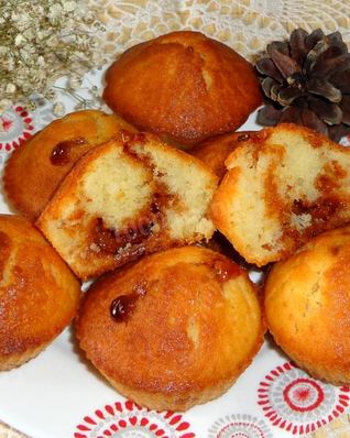 Кексы с вареной сгущенкой