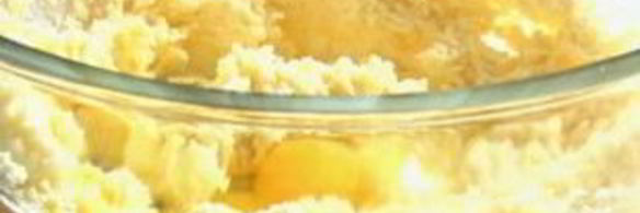 клубничный кекс с шоколадной глазурью