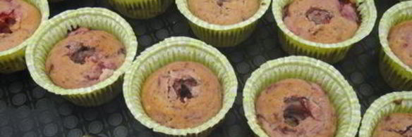 малиновый капкейк с малиновым кули