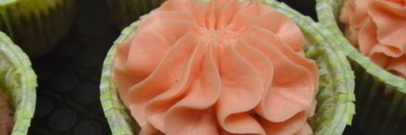 малиновый капкейк с малиновым кули