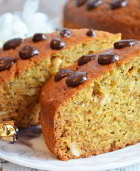 Морковный кекс с орехами и маком