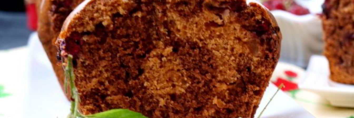 Мраморный пряный кекс на сыворотке с малиной