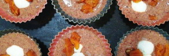 печеночные кексы с начинкой из кураги и моцареллы