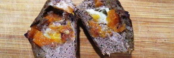 печеночные кексы с начинкой из кураги и моцареллы