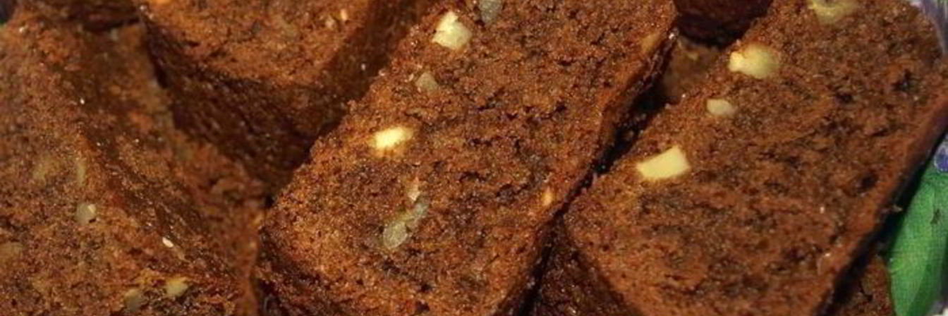 Шоколадный кекс с миндалем и орехами пекан