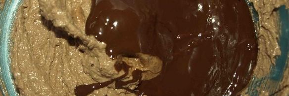 шоколадный кекс с миндалем и орехами пекан