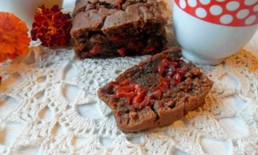 Рецепт шоколадного кекса с вишней на кефире