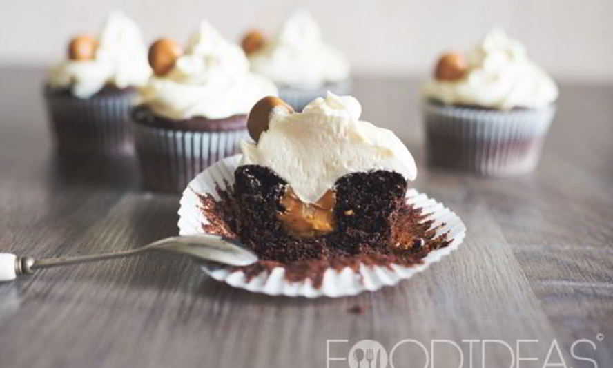 Рецепт шоколадных капкейков с начинкой
