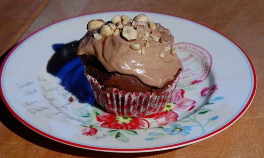 Рецепт шоколадных капкейков со сливочно-ореховым кремом