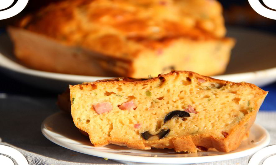 Рецепт томатного кекса с ветчиной и маслинами