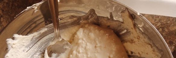 творожный кекс с творожным кремом инжиром и корицей